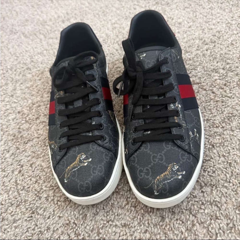 Gucci Men's Black Sneakers with Red Stripe - Picture 1 of 10